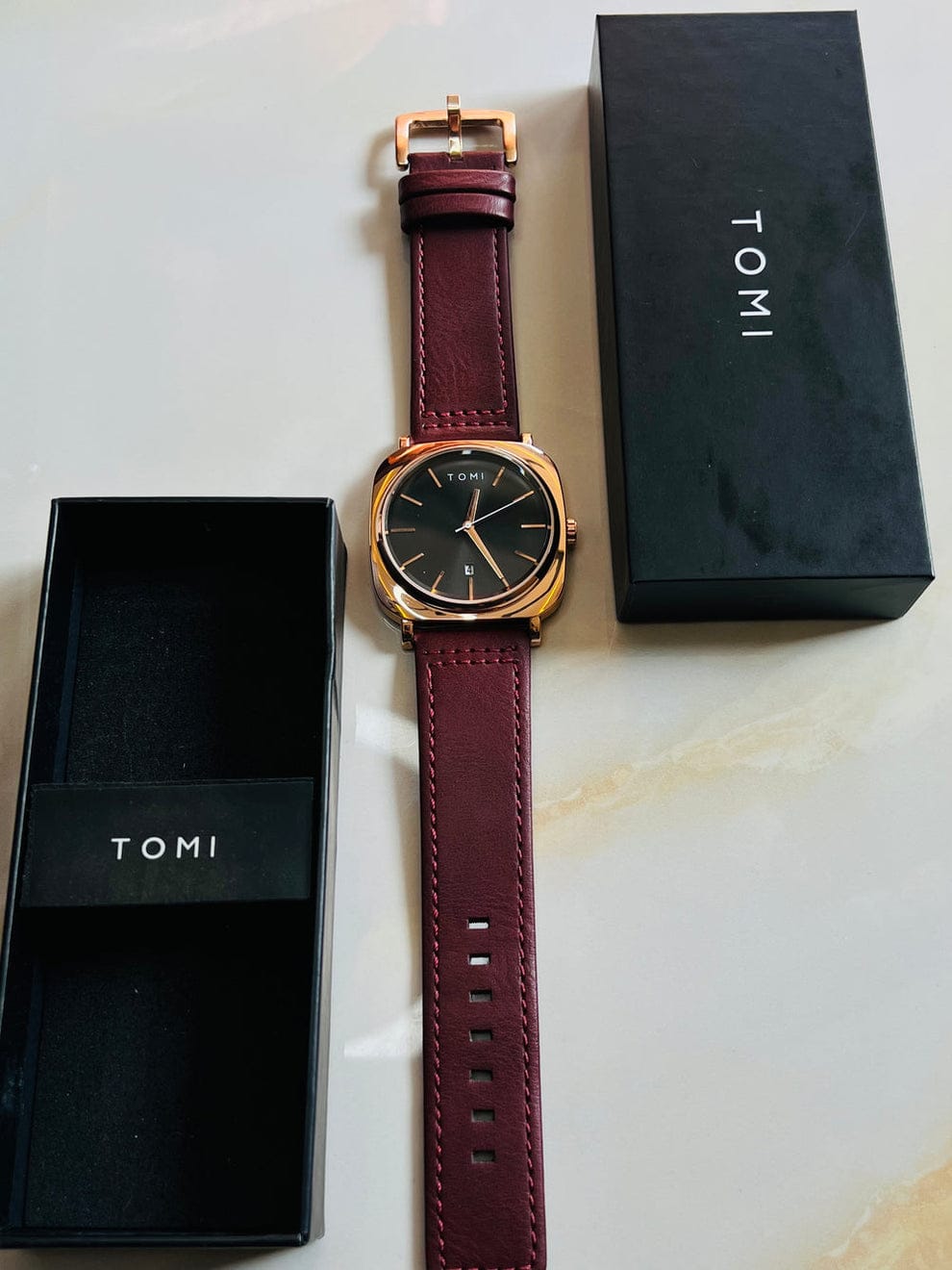 Tomi T-084 Watch – Stylish Quartz Watch with Date & Time Display